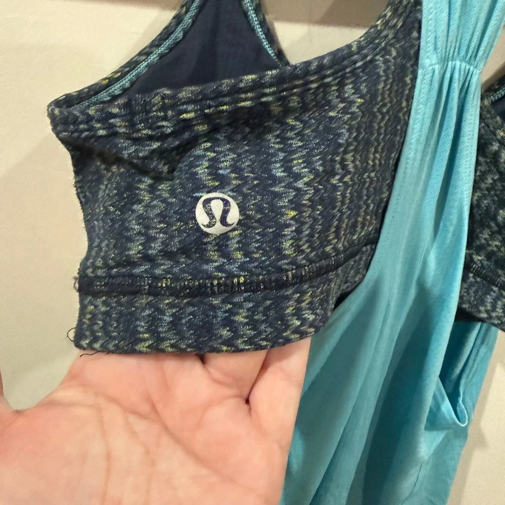 Lululemon Athletica‎ Blue Built-In Bra Racerback Tank Top Women's Size 8